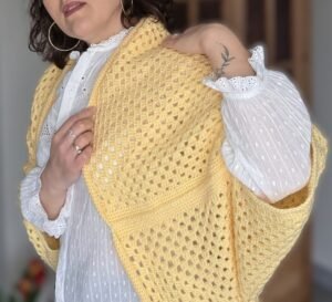 Gilet en crochet Ananké 100% Made in France 5 Touch Atout Gilet crochet jaune beurre Ananke Accessoire mode fait main crochet 2